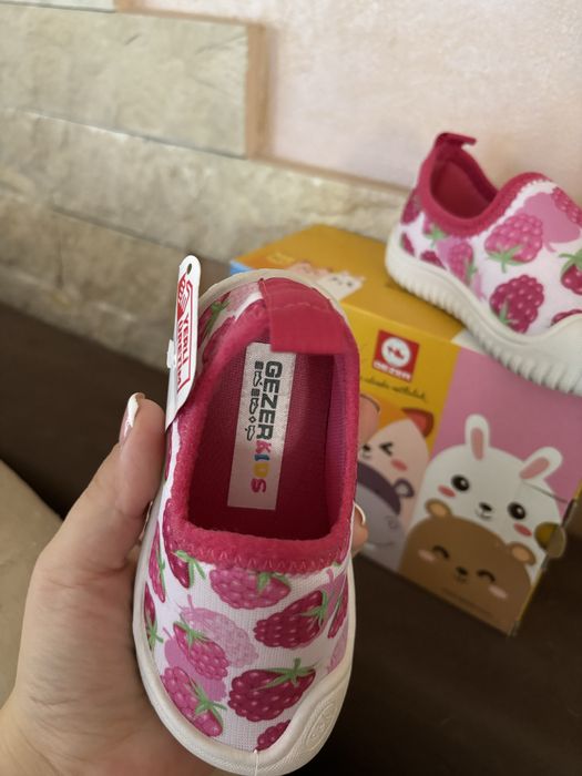 Нови пантофи Gezer номер 21