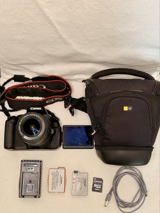 Canon EOS 600D + Canon EF-S 18-55mm F/3.5-5.6