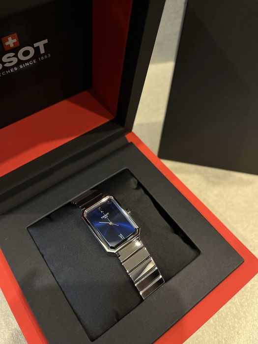 Луксозен дамски часовник TISSOT
