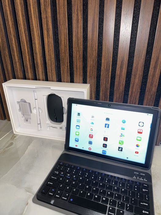 Таблет като лаптоп - с клавиатура, мишка, писалка, слушалки ,4GB памет