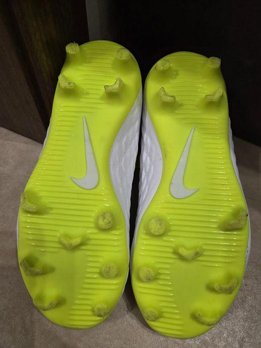 Детски футбилни обувки Nike