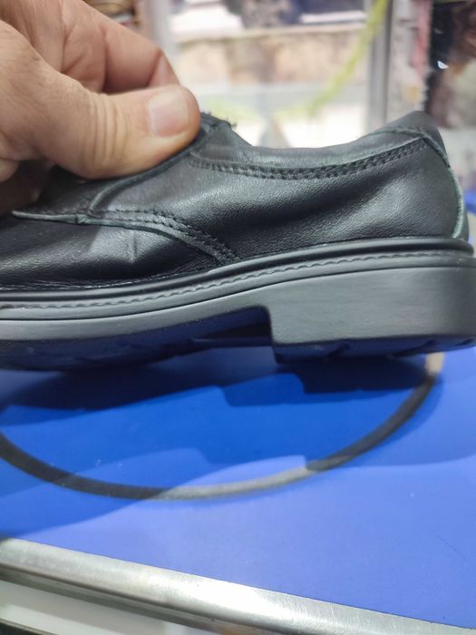 Продавам детски ОФИЦИАЛНИ обувки 29-30