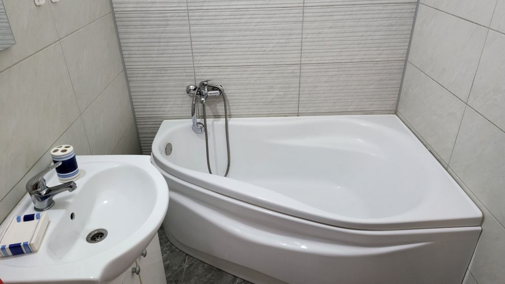 Garsoniera in pollux chiajna chirie contract ANAF