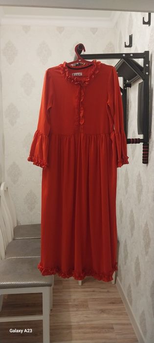 Платья красная женская