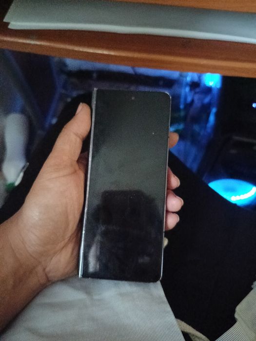 Samsung Z fold 5