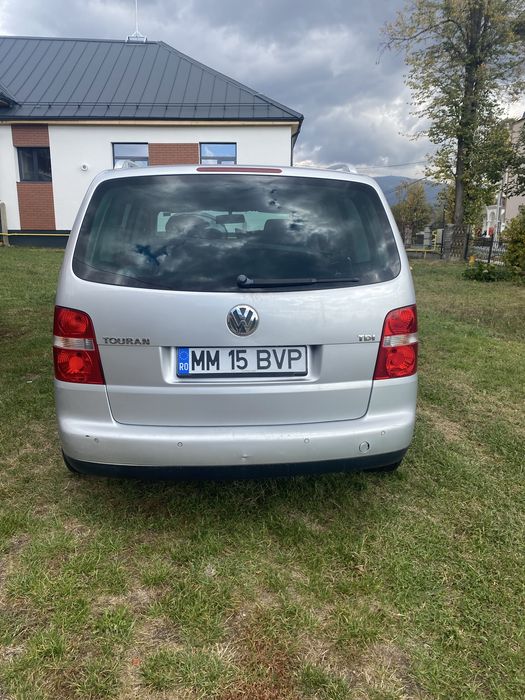 Vând Volkswaggen Touran