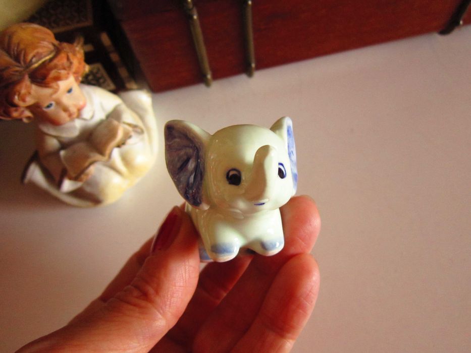 cadou rar Elefant Alb portelan decoratiuni miniaturi feng shue
