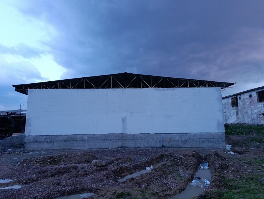 Olmaliq Gre hududida Noturar bino sotiladi