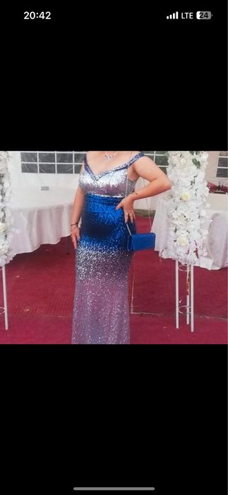 Vand rochie purtata o data