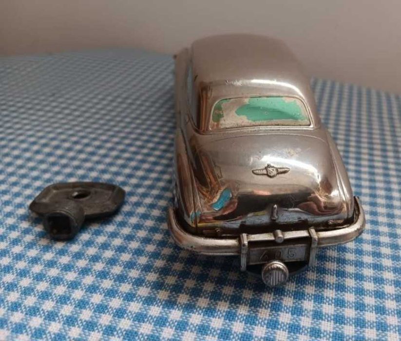Masinuta Buick 405 Prameta,jucarie metalica veche de colectie anii 50