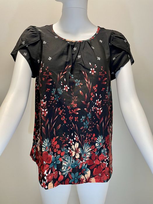 Bluza noua cu imprimeu floral marime S