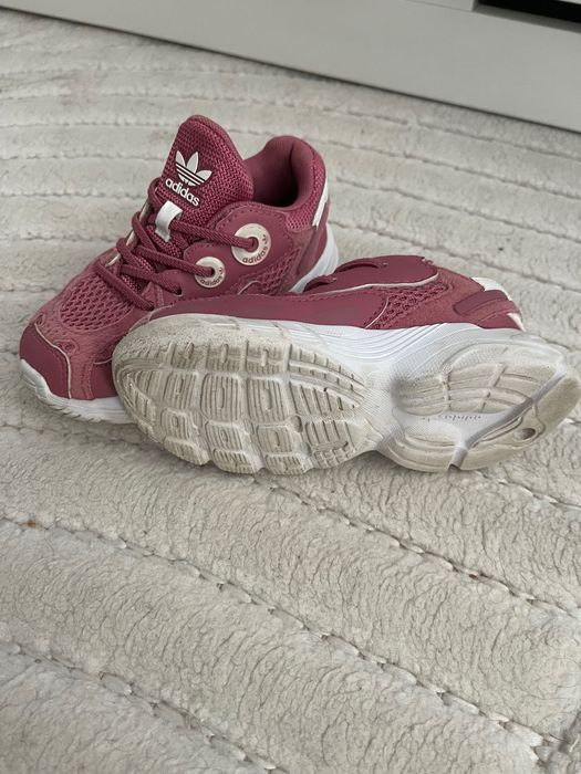 Маратонки Adidas 24 размер