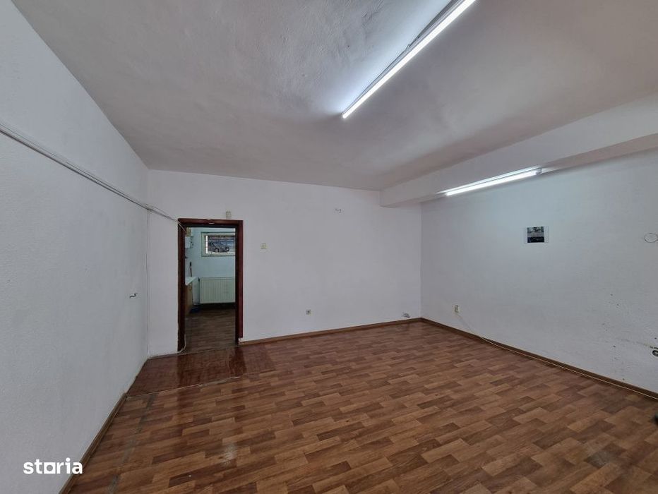 Piata Centrala/ spatiu comercial- 70 mp/ parter + etaj/ liber