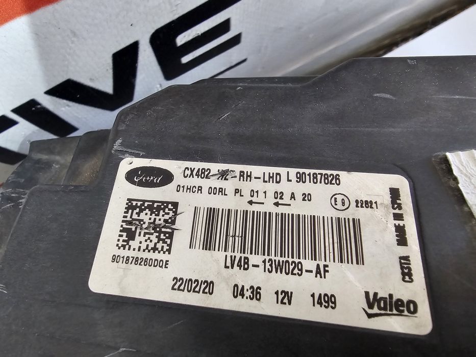 Far dreapta Ford Kuga 3 dupa 2020 cod LV4B-13W029-AF