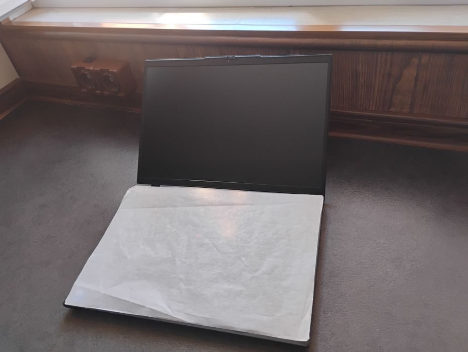 Laptop Lenovo - intel ultra 5 - Arc  - LTE - 5G