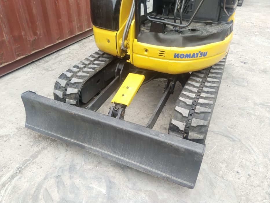 Миниэкскаватор Komatsu pc30