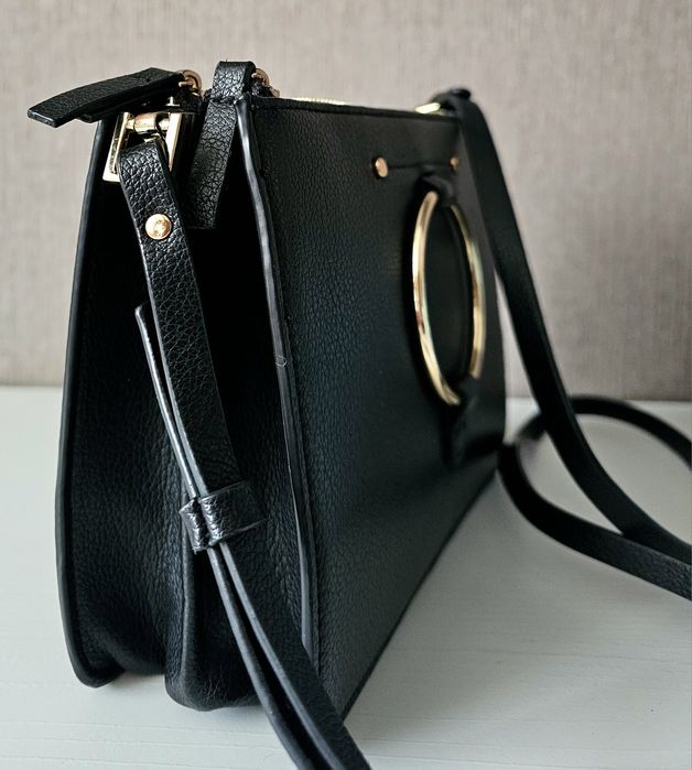 Малка дамска черна чанта Mango