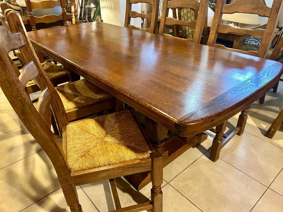 Масивна маса с 6 стола Холандия