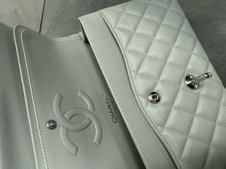 Дамска сива чанта Chanel