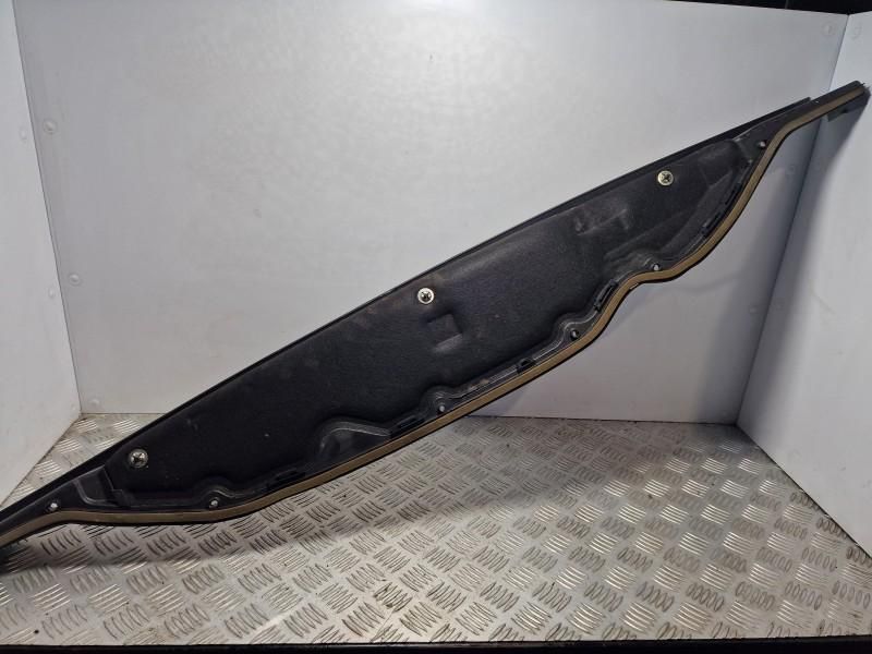 Ornament aparatoare plastic ansamblu stergatoare Opel Crossland X