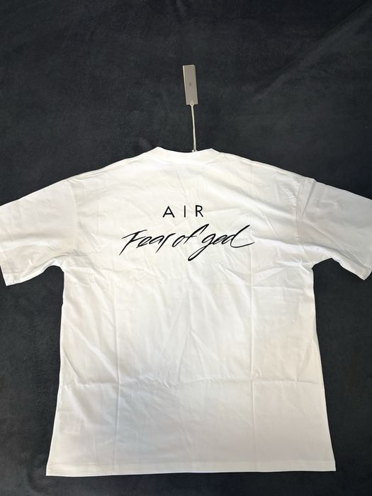 Tricou nike in colaborare cu essentials