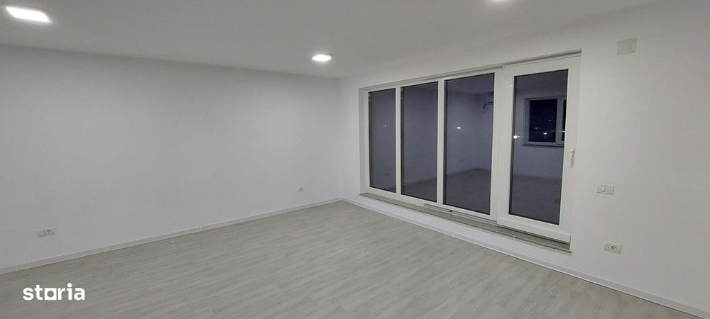 Cladire P+2 (duplex), Otopeni, potrivită pentru activitate comerciala