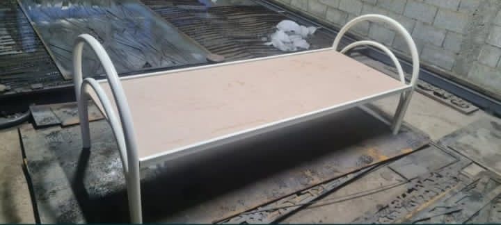 Кровать металлический