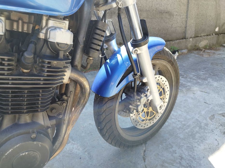 Kawasaki ZR 750 F - най-добрият мотор