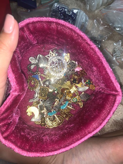 Товары для украшение