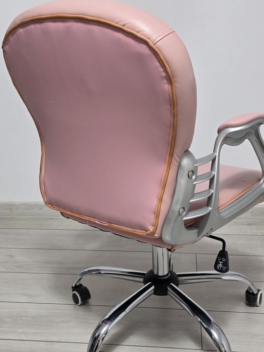 Scaun de birou roz