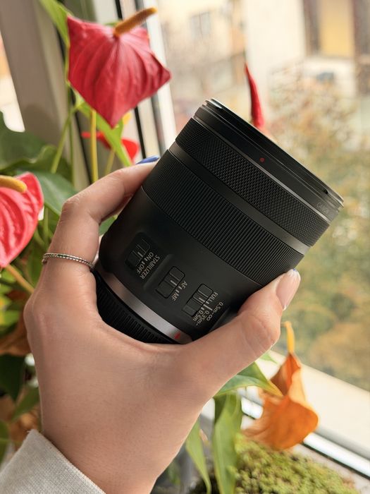Обектив Canon RF 85 mm f2 MACRO