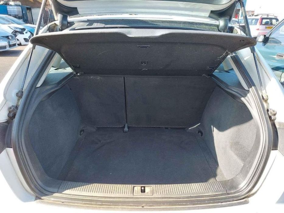 Rulou polita portbagaj Audi A3 8P 2011 HATCHBACK 1.4 TFSI CAXC