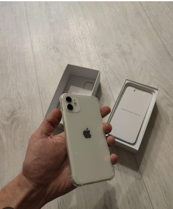Айфон 11 цвет белый