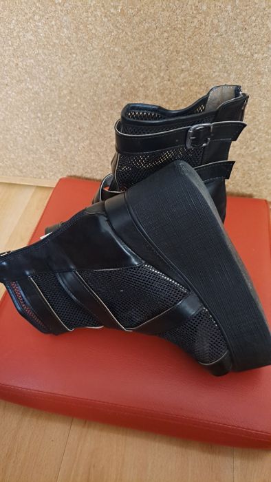 Дамски летни боти