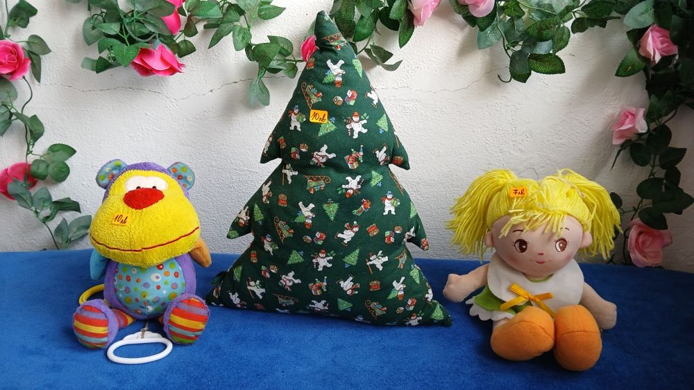 Плюшени играчки различни големини и разцветки любими на малките деца.