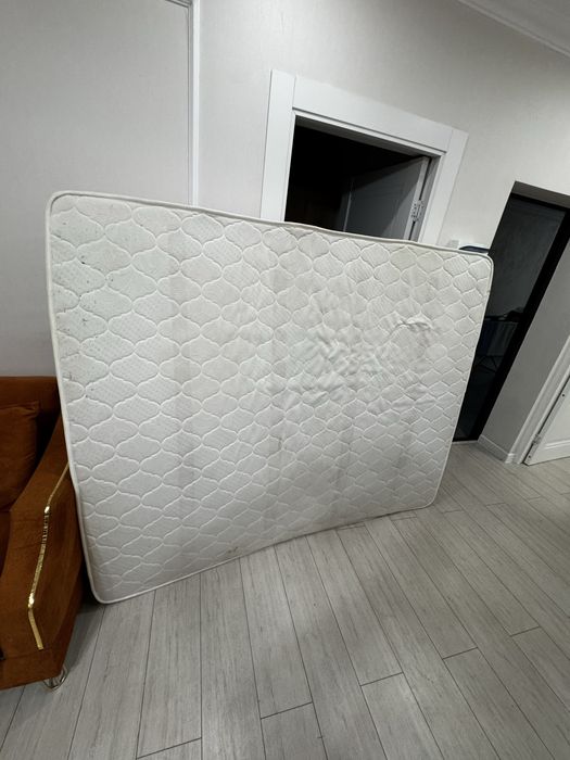 Продам Матрас 200/160