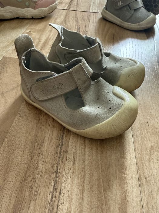 Aнатомическую обувь для детей разных размеров