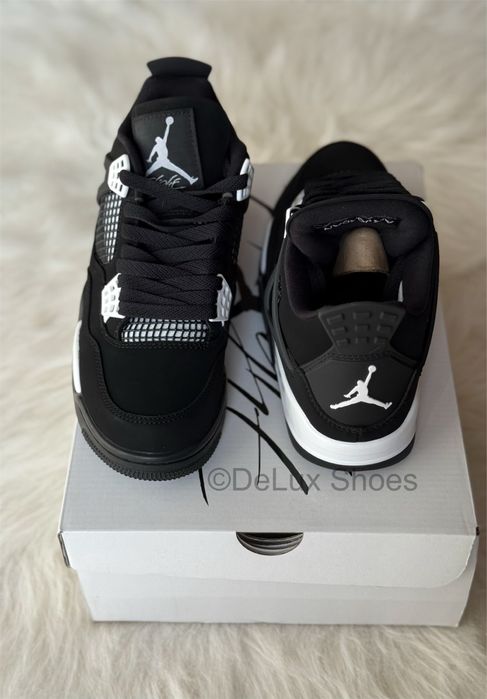 Air Jordan 4 Retro White Thunder Black/Yellow/Red