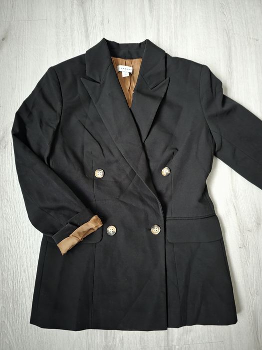 Продавам стилно черно сако на Top Shop!!