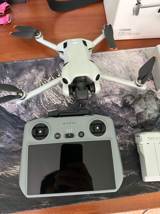 DJI Mini 4 Pro Fly More Combo
