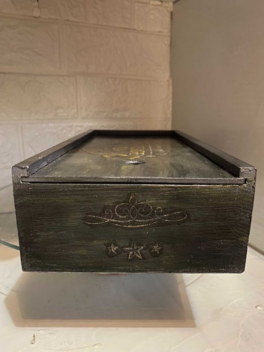 Кутия за бутилка с подложки за чаши