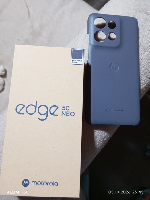 Telefon mobil Edge 50 neo