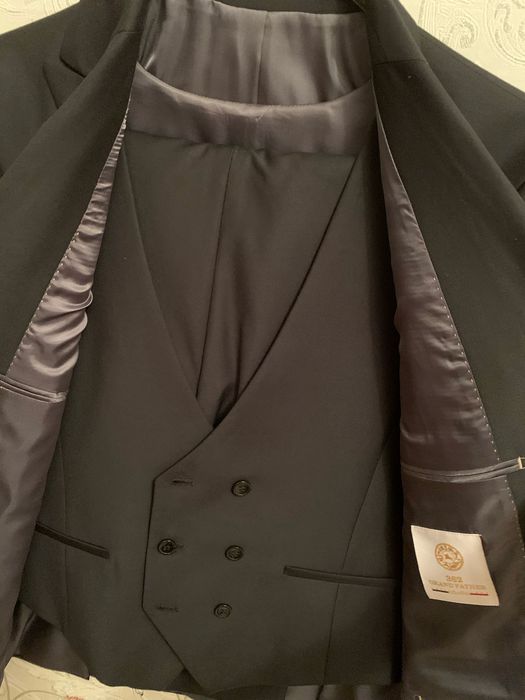 Продается костюм