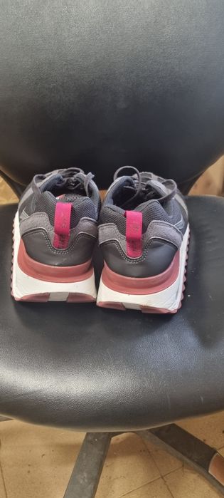 Продавам оригинални маратонкиNike