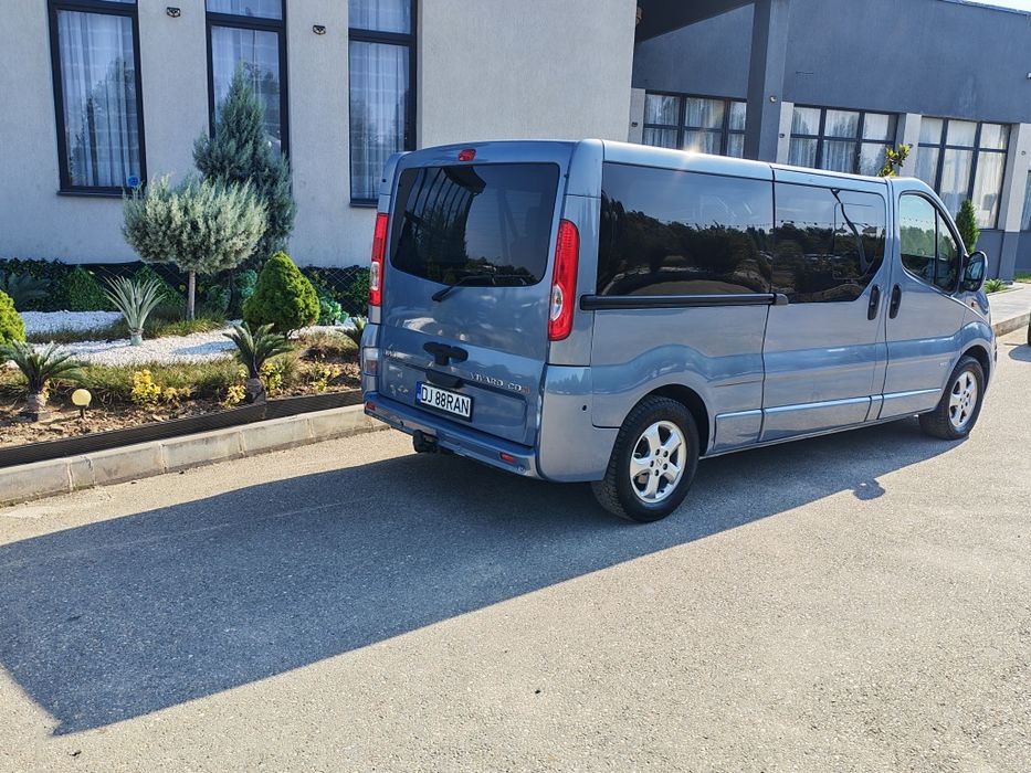 Opel vivaro 9 locuri
