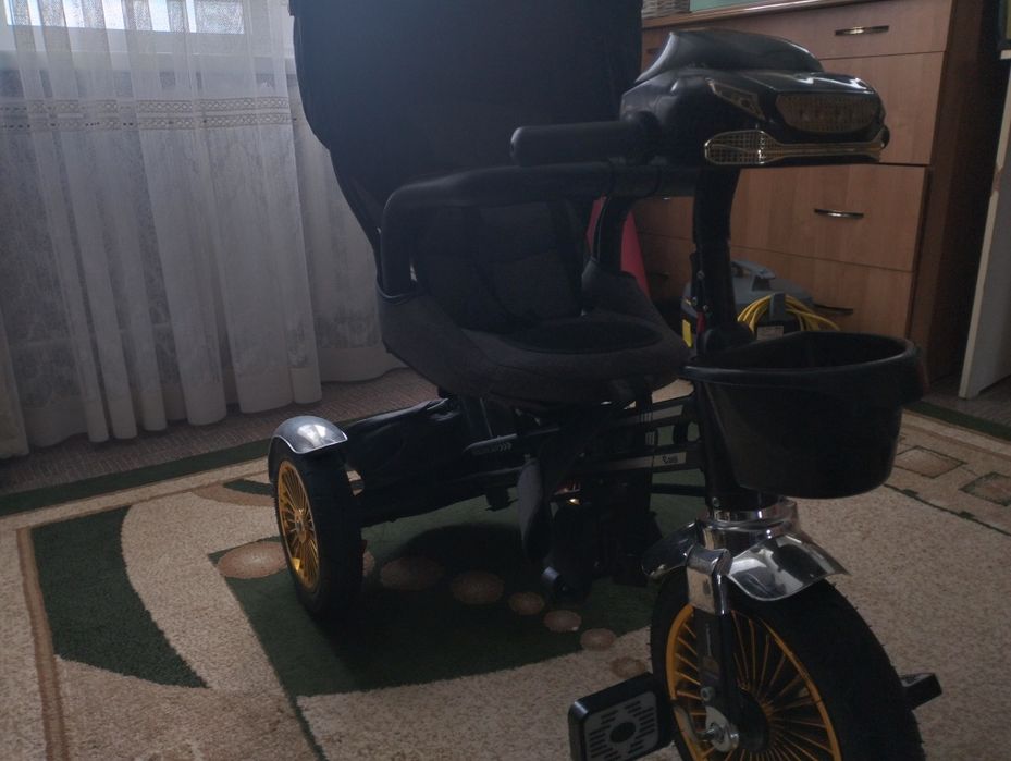 Продоётся детская коляска машинка