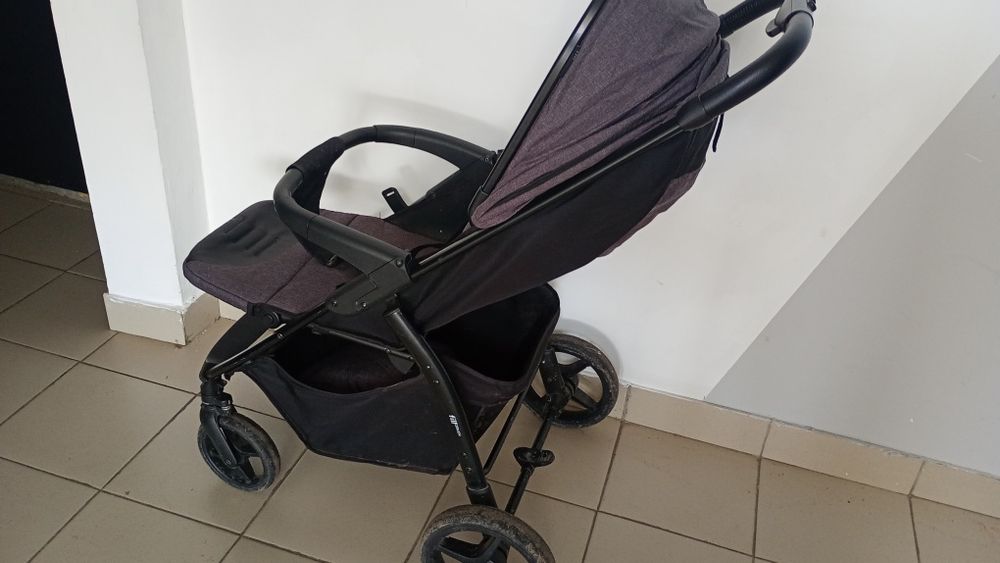 Коляска прогулочная