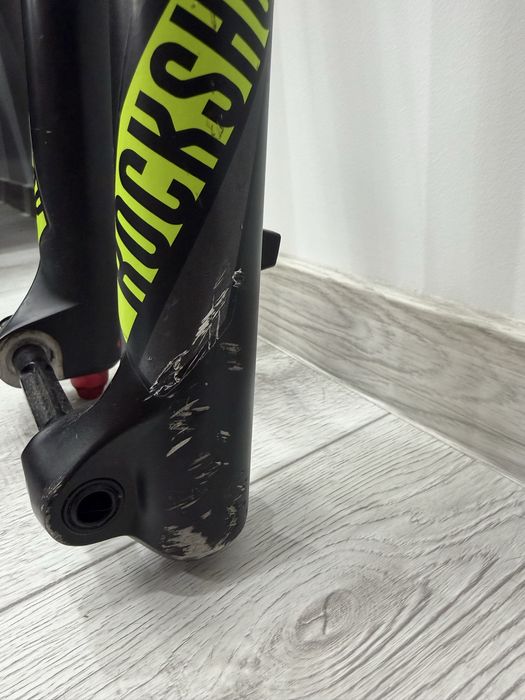 вилка RockShox Yari RC 27.5