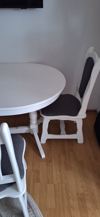 Vând masă+4 scaune lemn masiv