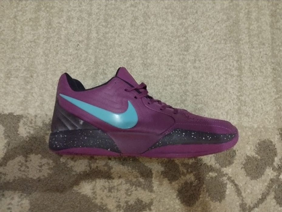 Продам кроссовки баскетбольные